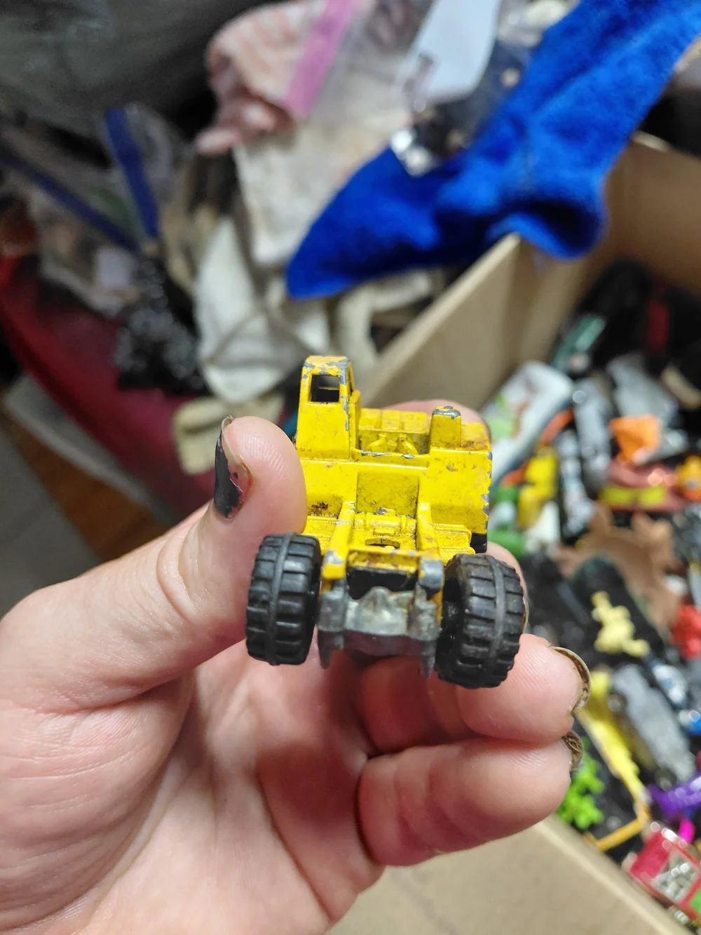 vintage 1979 Hot Wheels Workhorses CAT Caterpillar Dump Truck (model #1171)